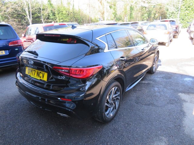 View our INFINITI Q30