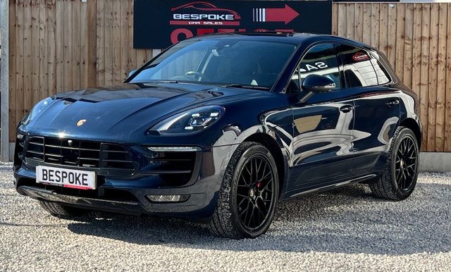 2017 PORSCHE MACAN - Photo 2