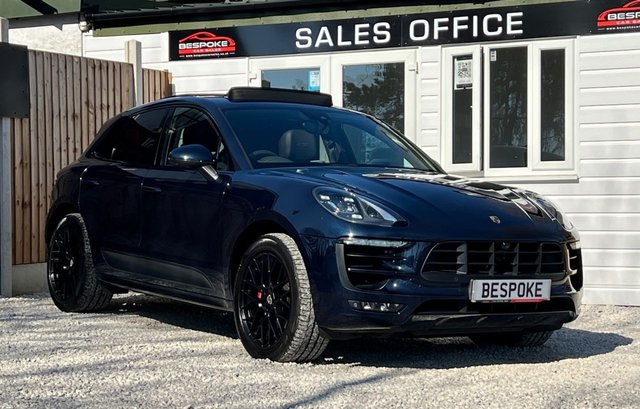 2017 PORSCHE MACAN - Photo 3
