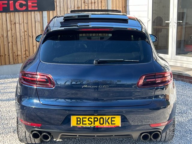 2017 PORSCHE MACAN - Photo 10