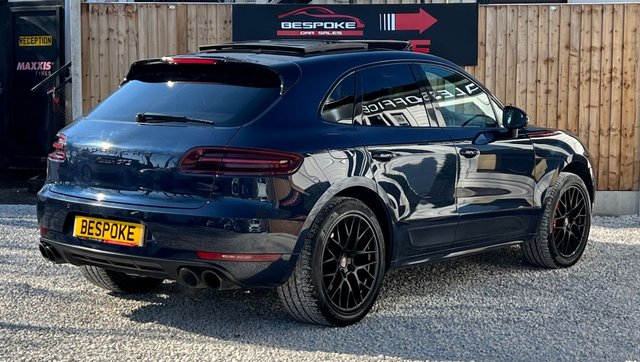 2017 PORSCHE MACAN - Photo 11