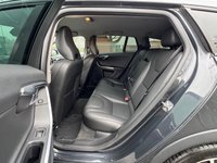 USED 2016 R VOLVO V60 CROSS COUNTRY 2.0 D4 Lux Nav Estate 5dr Diesel Auto Euro 6 (s/s) (190 ps) 