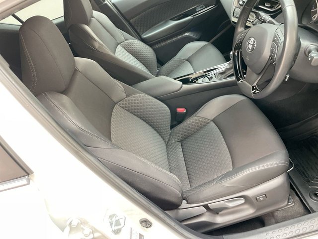 USED 2022 22 Toyota C-Hr 1.8 Vvt-H Gpf Design Suv 5dr Petrol Hybrid Cvt Euro 6 (s/S) (122 Ps) Reverse Camera + Dab Radio