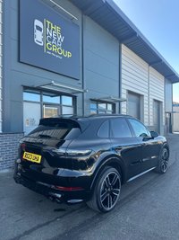 USED 2023 23 PORSCHE CAYENNE 3.0 V6 E-Hybrid 17.9kWh Platinum Edition SUV 5dr Petrol Plug-in Hybrid TiptronicS 4WD Euro 6 (s/s) (3.6kW Charger) (462 ps) 