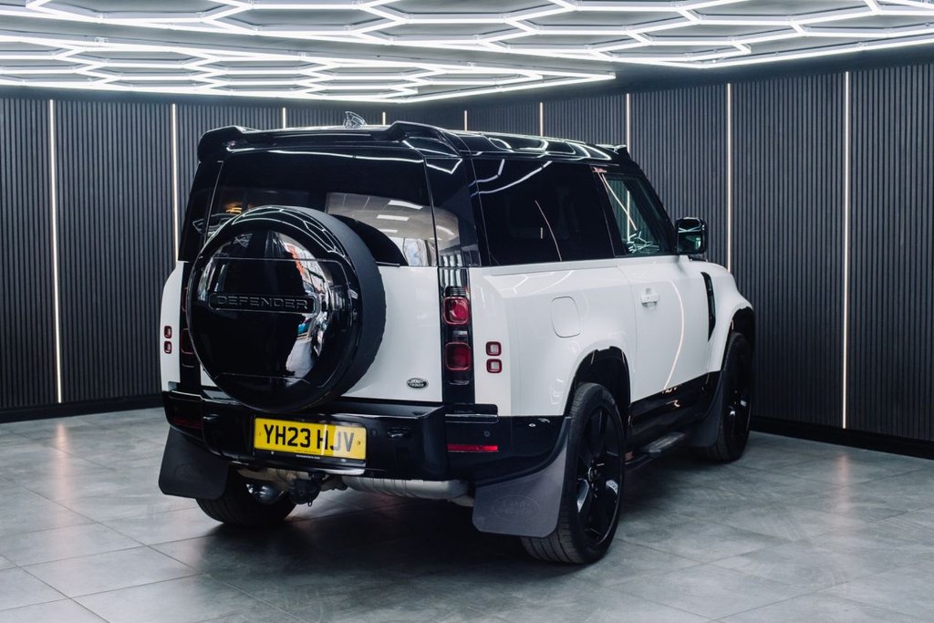 Land Rover Defender 3.0 D250 Mhev X-Dynamic SE Suv 3dr Diesel Auto 4WD ...