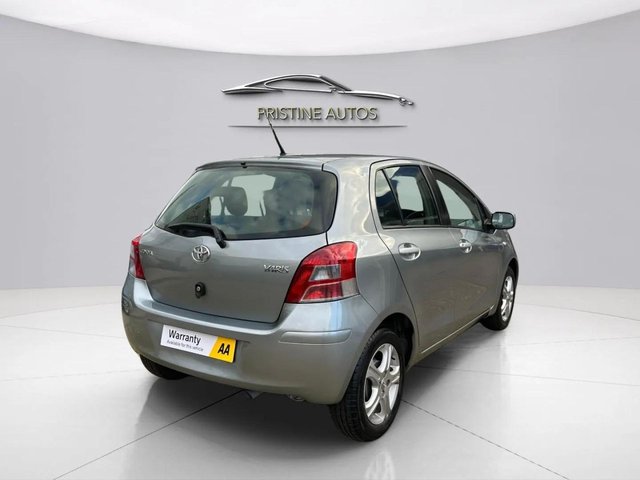 2010 TOYOTA YARIS - Photo 4