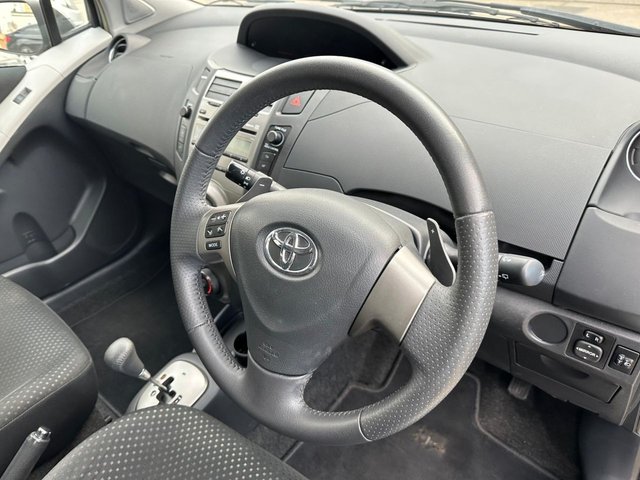 2010 TOYOTA YARIS - Photo 8