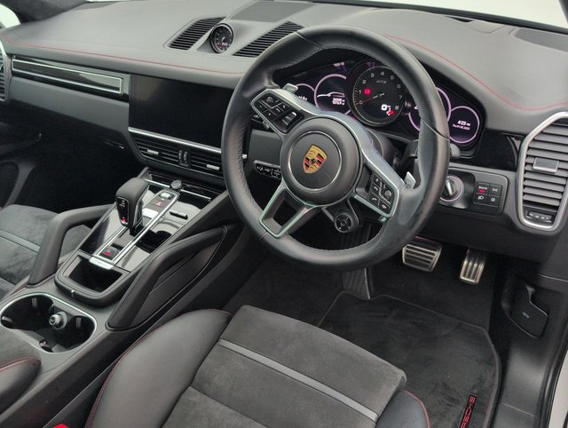 USED 2023 23 Porsche Cayenne 4.0 4.0t V8 Gts Coupe 5dr Petrol Tiptronics 4WD Euro 6 (s/S) (460 Ps) 5D Auto 454 BHP 21" Alloys+sport Mode
