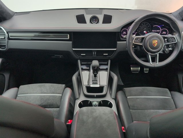 USED 2023 23 Porsche Cayenne 4.0 4.0t V8 Gts Coupe 5dr Petrol Tiptronics 4WD Euro 6 (s/S) (460 Ps) 5D Auto 454 BHP 21" Alloys+sport Mode