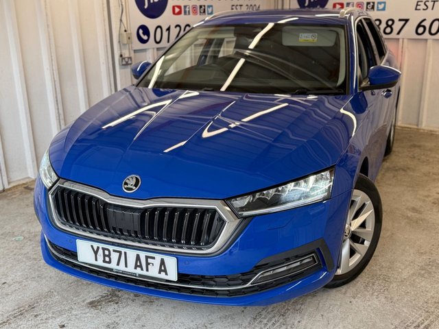 2022 71 SKODA OCTAVIA 1.5 TSI e-TEC MHEV SE L Estate 5dr Petrol Hybrid DSG Euro 6 (s/s) (150 ps)+1 OWNER FROM NEW+2 KEYS+FSH+HALF LEATHER SEATS+NAVIGATION+MEDIA+ 2 KEYS+1 OWNER FROM NEW+FSH+HALF LEATHER SEATS+DIGITAL COCKPIT+CLIMATE+PRIVACY+BLUETOOTH+MEDIA+NAV+APPS+USB+AUX+DAB+PARKING SENSORS+CRUISE+ALLOYS+HEATED FRONT SEATS+HPI CLEAR