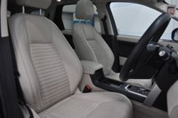 USED 2015 65 LAND ROVER DISCOVERY SPORT 2.0 TD4 HSE Luxury SUV 5dr Diesel Auto 4WD Euro 6 (s/s) (180 ps) Panoramic Roof, Satellite Navigation, &pound;8K Extras
