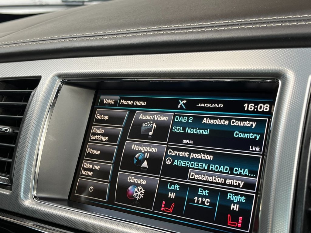 USED 2014 63 JAGUAR XF 3.0d S V6 Portfolio Saloon 4dr Diesel Auto Euro 5 (s/s) (275 ps) 