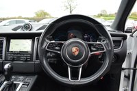 USED 2014 64 PORSCHE MACAN 3.0 TD V6 S SUV 5dr Diesel PDK 4WD Euro 6 (s/s) (258 ps) PAN ROOF / BOSE / CARBON