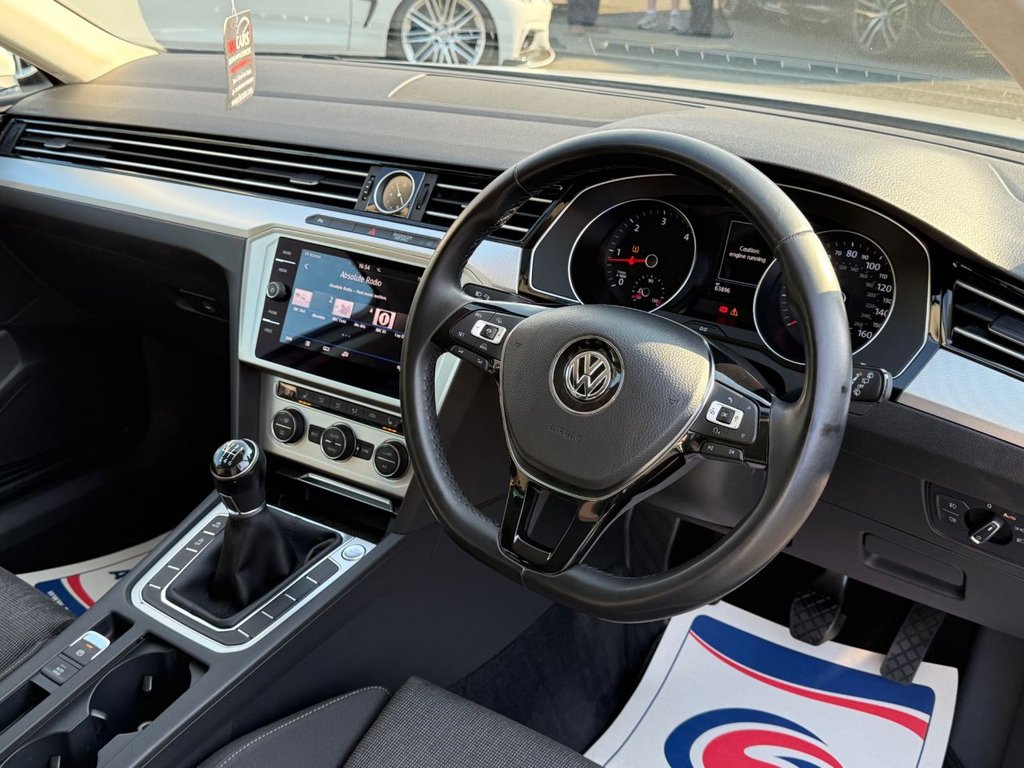 USED 2018 18 VOLKSWAGEN PASSAT 2.0 TDI SE Business Estate 5dr Diesel Manual Euro 6 (s/s) (150 ps) NAV / CRUISE / HTD SEATS / ULEZ