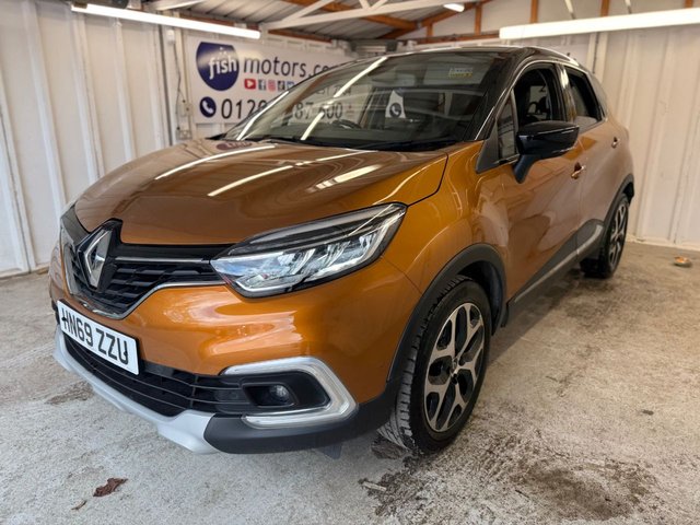 View our Renault Captur range