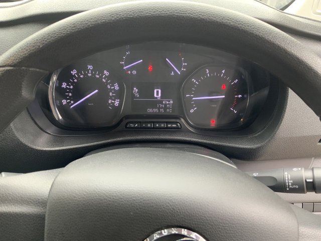 2022 Vauxhall Vivaro 1.5L Dynamic 6dr - Photo 11