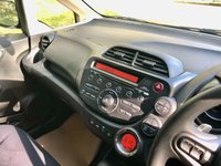 USED 2011 11 HONDA JAZZ 1.4 i-VTEC ES Hatchback 5dr Petrol CVT Euro 5 (99 ps) 1 RETIRED LADY OWNER//ONLY 28,000 MILES//AIRCON//ALLOYS//ULEZ COMPLIANT//REMOTE LOCKING//VELOUR UPHOLSTREY//  99 ps) 1 RETIRED LADY OWNER//ONLY 28,000 MILES//AIRCON//ALLOYS//ULEZ COMPLIANT//REMOTE LOCKING//VELOUR UPHOLSTREY//