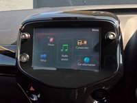 USED 2021 70 TOYOTA AYGO 1.0 VVT-i x-clusiv Hatchback 5dr Petrol x-shift Euro 6 (71 ps) Apple Carplay & Android Auto, Rear Parking Camera, Keyless Entry, Keyless Drive, Voice Control, Part Leather Interior