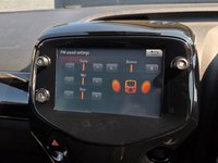 USED 2021 70 TOYOTA AYGO 1.0 VVT-i x-clusiv Hatchback 5dr Petrol x-shift Euro 6 (71 ps) Apple Carplay & Android Auto, Rear Parking Camera, Keyless Entry, Keyless Drive, Voice Control, Part Leather Interior