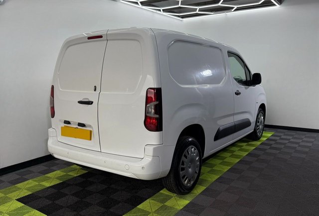 2020 VAUXHALL COMBO - Photo 2