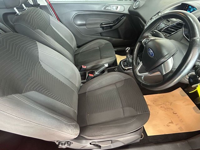 2015 FORD FIESTA - Photo 9