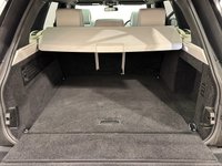 USED 2017 17 LAND ROVER RANGE ROVER 3.0 TD V6 Vogue SE SUV 5dr Diesel Auto 4WD Euro 6 (s/s) (258 ps) 58571 Miles, Hosting a generous specification, Gesture tailgate, Meridian surround sound system, front console cooler,
