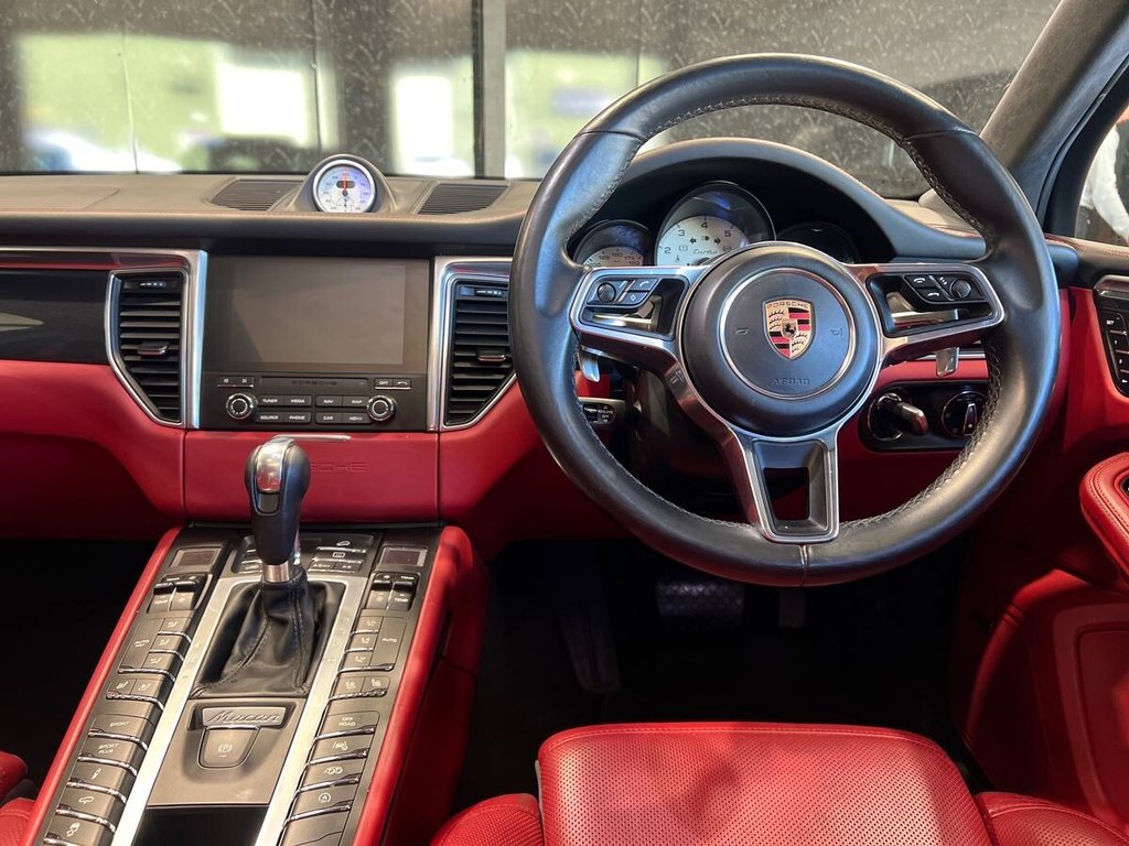 USED 2017 17 PORSCHE MACAN 3.6T V6 Turbo Performance SUV 5dr Petrol PDK 4WD Euro 6 (s/s) (440 ps) 1 OWNER | &pound;26K OPTIONS | FPSH