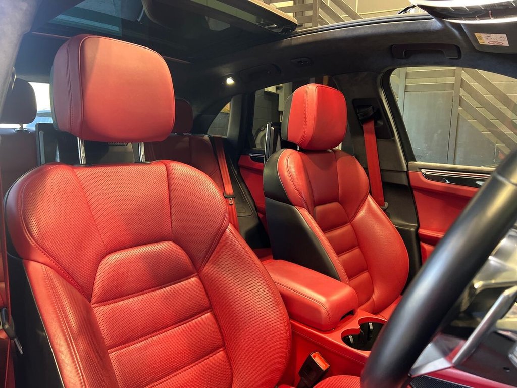 USED 2017 17 PORSCHE MACAN 3.6T V6 Turbo Performance SUV 5dr Petrol PDK 4WD Euro 6 (s/s) (440 ps) 1 OWNER | &pound;26K OPTIONS | FPSH