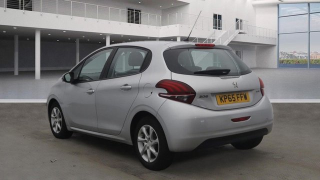 2015 PEUGEOT 208 - Photo 5