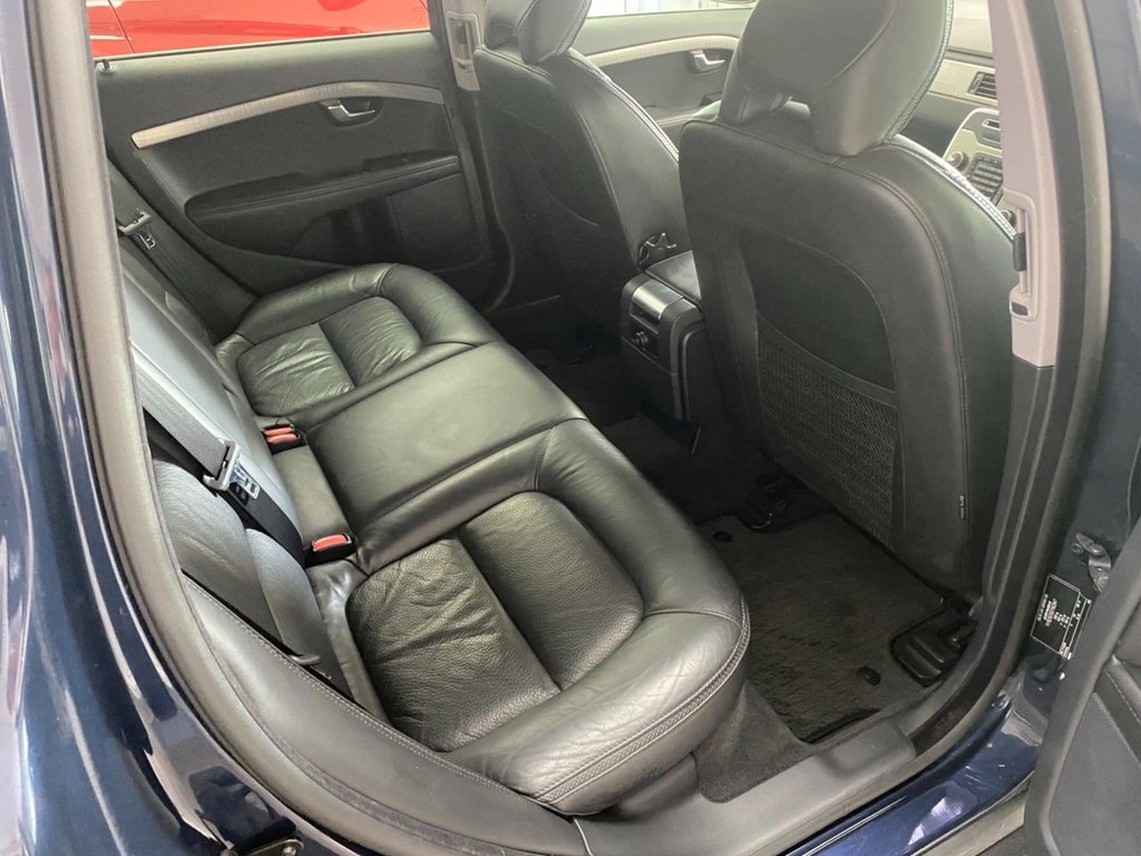 USED 2013 13 VOLVO XC70 2.4 D5 SE Lux Estate 5dr Diesel Geartronic AWD Euro 5 (215 ps) 2 OWNER CAR WINTER PK DAB REAR PARK