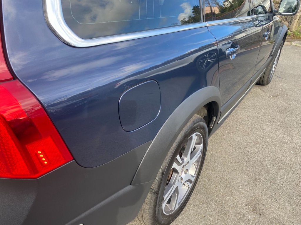 USED 2013 13 VOLVO XC70 2.4 D5 SE Lux Estate 5dr Diesel Geartronic AWD Euro 5 (215 ps) 2 OWNER CAR WINTER PK DAB REAR PARK