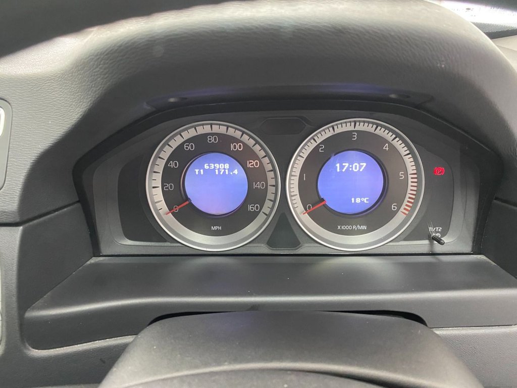 USED 2013 13 VOLVO XC70 2.4 D5 SE Lux Estate 5dr Diesel Geartronic AWD Euro 5 (215 ps) 2 OWNER CAR WINTER PK DAB REAR PARK