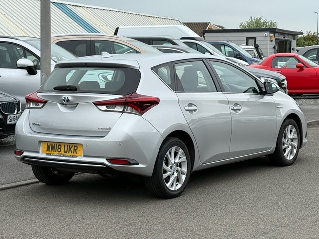 2018 TOYOTA AURIS 1.8 VVT-h Icon Tech Hatchback 5dr Petrol Hybrid CVT Euro 6 (s/s) (136 ps) - Photo 3
