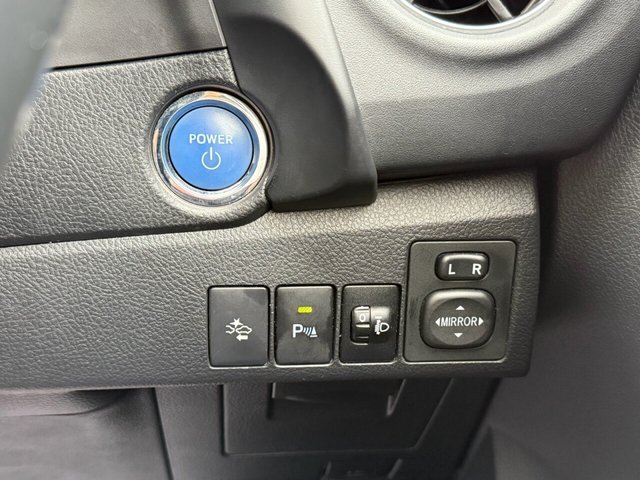 2018 TOYOTA AURIS 1.8 VVT-h Icon Tech Hatchback 5dr Petrol Hybrid CVT Euro 6 (s/s) (136 ps) - Photo 12