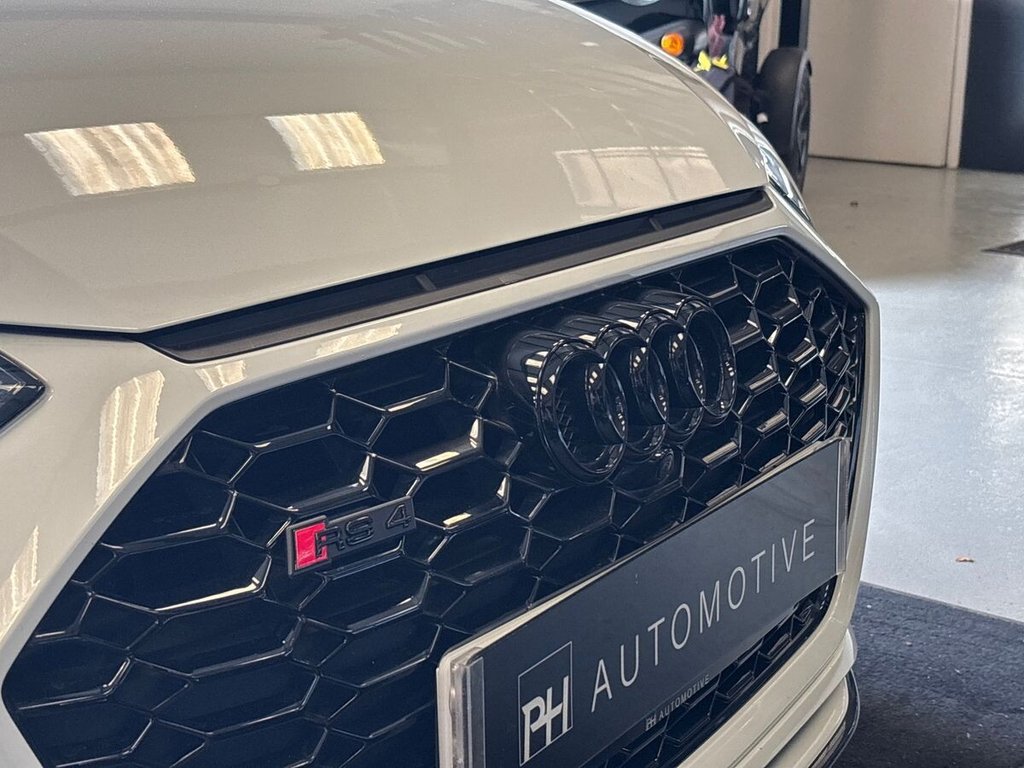 USED 2020 70 AUDI RS4 AVANT 2.9 TFSI V6 Carbon Black Estate 5dr Petrol Tiptronic quattro Euro 6 (s/s) (450 ps) COMFORT & SOUND|1 YR WARRANTY