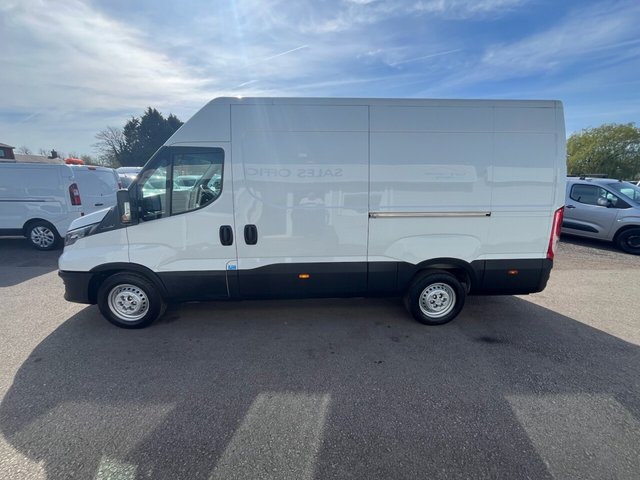 View our IVECO DAILY
