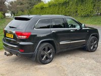 USED 2013 62 JEEP GRAND CHEROKEE 3.0 V6 CRD Overland SUV 5dr Diesel Auto 4WD Euro 5 (237 bhp) METALLIC BLACK+BLACK HEATED LEATHER
