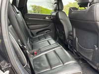 USED 2013 62 JEEP GRAND CHEROKEE 3.0 V6 CRD Overland SUV 5dr Diesel Auto 4WD Euro 5 (237 bhp) METALLIC BLACK+BLACK HEATED LEATHER
