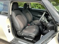 USED 2021 21 MINI HATCH 1.5 One Classic Hatchback 3dr Petrol Manual Euro 6 (s/s) (102 ps) 1 FORMER KEEPER * LOW MILEAGE * FULL SERVICE HISTORY