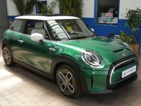 USED 2022 22 MINI Electric Hatch Cooper SE 32.6kWh Level 3 Hatchback 3dr Electric Auto (184 ps) MASSIVE SPEC SAT NAV PANORAMIC SUNROOF REAR VIEW CAMERA LEATHER HEATED SEATS HARMAN KARDON SOUND 1 OWNER SERVICE WARRANTY