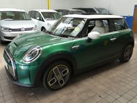 USED 2022 22 MINI Electric Hatch Cooper SE 32.6kWh Level 3 Hatchback 3dr Electric Auto (184 ps) MASSIVE SPEC SAT NAV PANORAMIC SUNROOF REAR VIEW CAMERA LEATHER HEATED SEATS HARMAN KARDON SOUND 1 OWNER SERVICE WARRANTY
