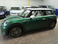 USED 2022 22 MINI Electric Hatch Cooper SE 32.6kWh Level 3 Hatchback 3dr Electric Auto (184 ps) MASSIVE SPEC SAT NAV PANORAMIC SUNROOF REAR VIEW CAMERA LEATHER HEATED SEATS HARMAN KARDON SOUND 1 OWNER SERVICE WARRANTY