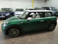 USED 2022 22 MINI Electric Hatch Cooper SE 32.6kWh Level 3 Hatchback 3dr Electric Auto (184 ps) MASSIVE SPEC SAT NAV PANORAMIC SUNROOF REAR VIEW CAMERA LEATHER HEATED SEATS HARMAN KARDON SOUND 1 OWNER SERVICE WARRANTY
