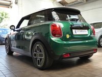 USED 2022 22 MINI Electric Hatch Cooper SE 32.6kWh Level 3 Hatchback 3dr Electric Auto (184 ps) MASSIVE SPEC SAT NAV PANORAMIC SUNROOF REAR VIEW CAMERA LEATHER HEATED SEATS HARMAN KARDON SOUND 1 OWNER SERVICE WARRANTY