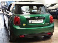 USED 2022 22 MINI Electric Hatch Cooper SE 32.6kWh Level 3 Hatchback 3dr Electric Auto (184 ps) MASSIVE SPEC SAT NAV PANORAMIC SUNROOF REAR VIEW CAMERA LEATHER HEATED SEATS HARMAN KARDON SOUND 1 OWNER SERVICE WARRANTY