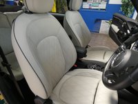 USED 2022 22 MINI Electric Hatch Cooper SE 32.6kWh Level 3 Hatchback 3dr Electric Auto (184 ps) MASSIVE SPEC SAT NAV PANORAMIC SUNROOF REAR VIEW CAMERA LEATHER HEATED SEATS HARMAN KARDON SOUND 1 OWNER SERVICE WARRANTY