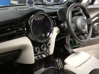 USED 2022 22 MINI Electric Hatch Cooper SE 32.6kWh Level 3 Hatchback 3dr Electric Auto (184 ps) MASSIVE SPEC SAT NAV PANORAMIC SUNROOF REAR VIEW CAMERA LEATHER HEATED SEATS HARMAN KARDON SOUND 1 OWNER SERVICE WARRANTY