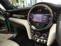 USED 2022 22 MINI Electric Hatch Cooper SE 32.6kWh Level 3 Hatchback 3dr Electric Auto (184 ps) MASSIVE SPEC SAT NAV PANORAMIC SUNROOF REAR VIEW CAMERA LEATHER HEATED SEATS HARMAN KARDON SOUND 1 OWNER SERVICE WARRANTY