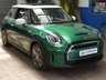 USED 2022 22 MINI Electric Hatch Cooper SE 32.6kWh Level 3 Hatchback 3dr Electric Auto (184 ps) MASSIVE SPEC SAT NAV PANORAMIC SUNROOF REAR VIEW CAMERA LEATHER HEATED SEATS HARMAN KARDON SOUND 1 OWNER SERVICE WARRANTY