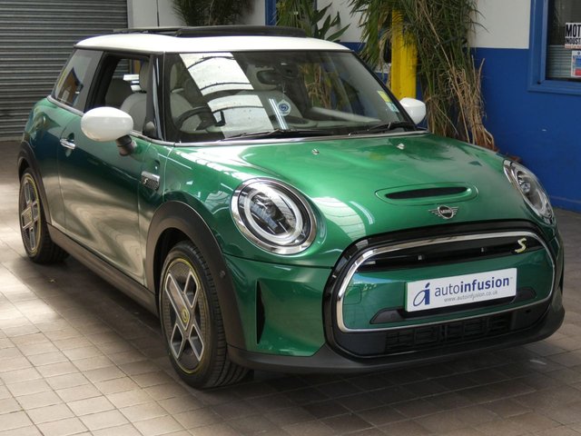 2022 22 MINI Electric Hatch Cooper SE 32.6kWh Level 3 Hatchback 3dr Electric Auto (184 ps)